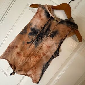 Scotty tie dyed small hooded shirt